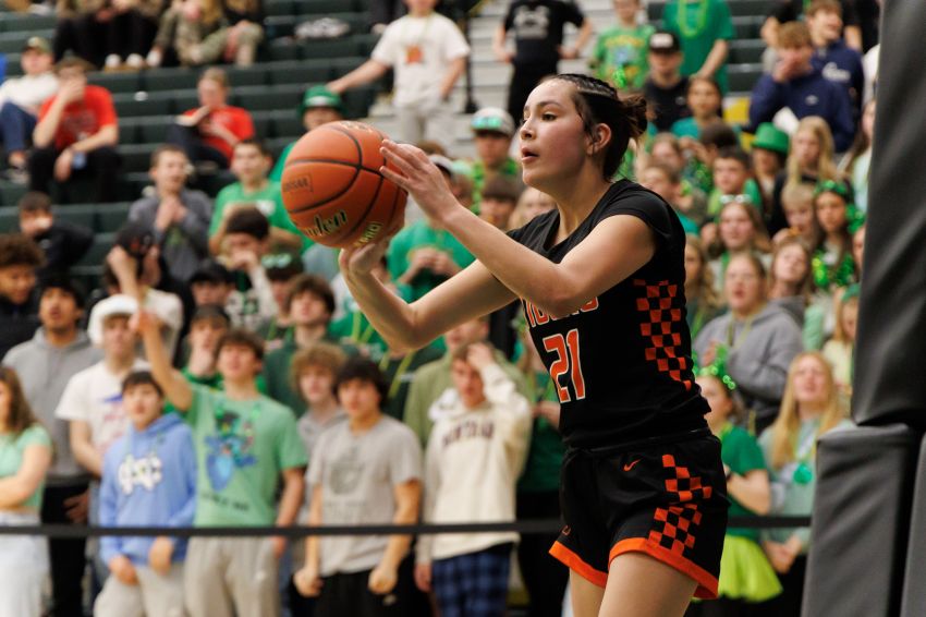 Blake Thompsonâ€™s big day lifts Mobridge-Pollock past Mount Vernon/Plankinton at Class A tourney